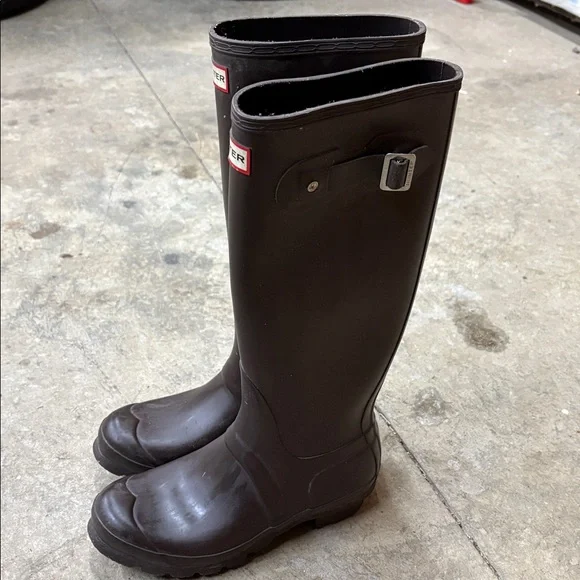 Hunter Dark Brown Tall Gloss Rain Boots - Picture 3 of 11